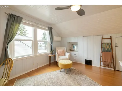 6124 Ne Cleveland Avenue Portland OR 97211