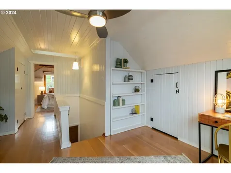 6124 Ne Cleveland Avenue Portland OR 97211