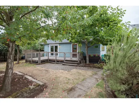 6124 Ne Cleveland Avenue Portland OR 97211