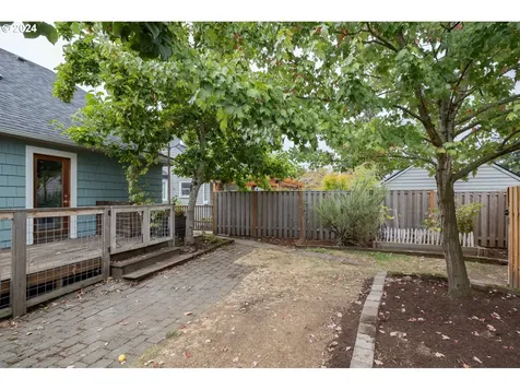 6124 Ne Cleveland Avenue Portland OR 97211