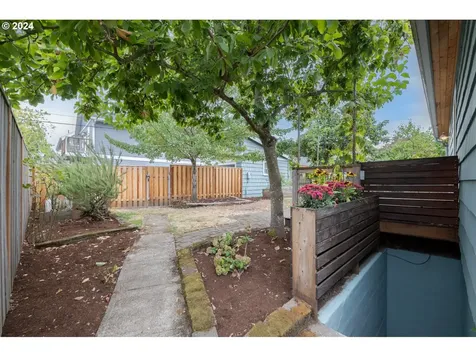 6124 Ne Cleveland Avenue Portland OR 97211