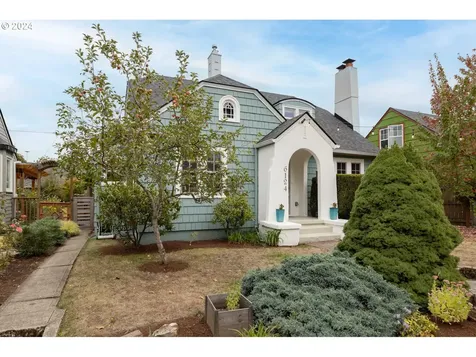6124 Ne Cleveland Avenue Portland OR 97211