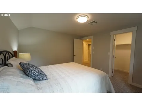 2265 W 27th Avenue Eugene OR 97405