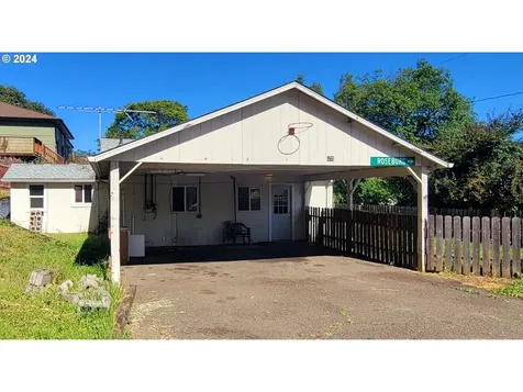 934 NW Hill Avenue Roseburg OR 97471