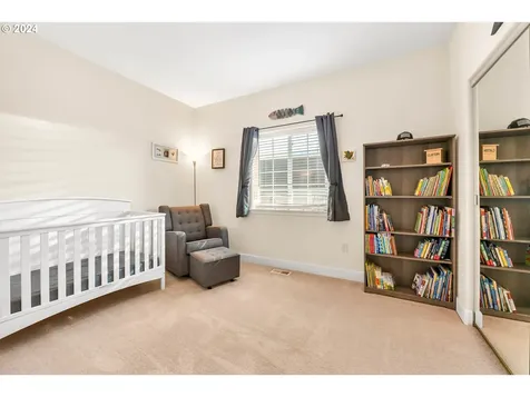1094 S 11th Street Harrisburg OR 97446