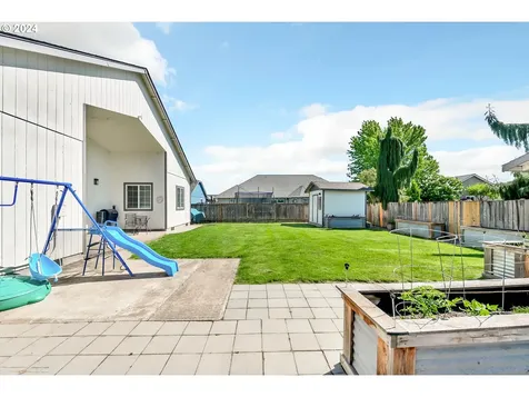 1094 S 11th Street Harrisburg OR 97446