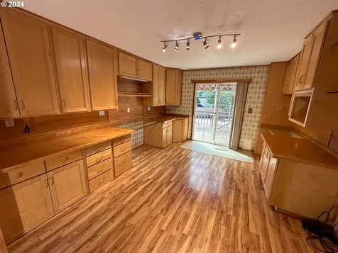 19358 Rollins Street Oregon City OR 97045