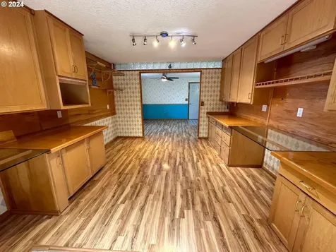 19358 Rollins Street Oregon City OR 97045