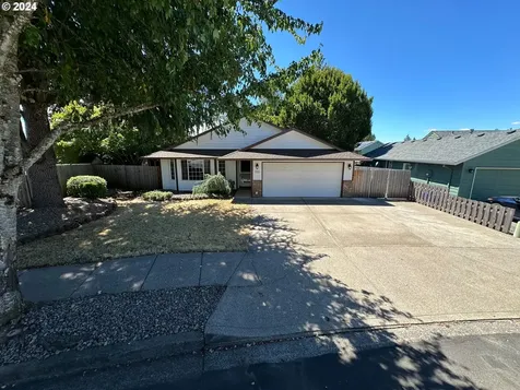 19358 Rollins Street Oregon City OR 97045