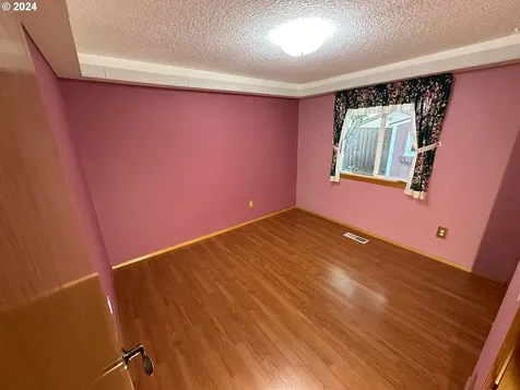 19358 Rollins Street Oregon City OR 97045