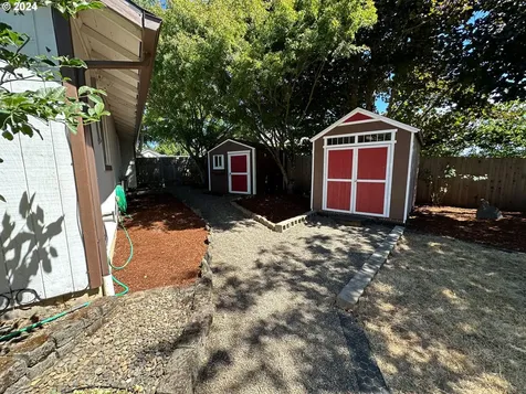 19358 Rollins Street Oregon City OR 97045