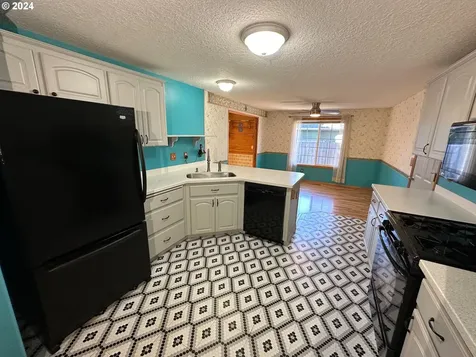 19358 Rollins Street Oregon City OR 97045