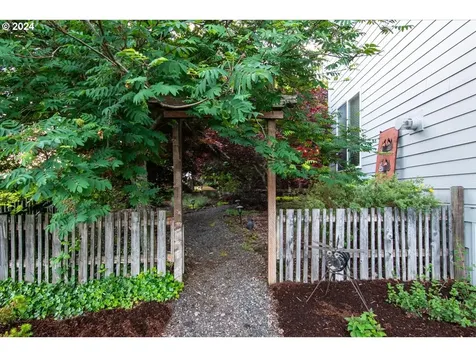 4205 Y Street Washougal WA 98671