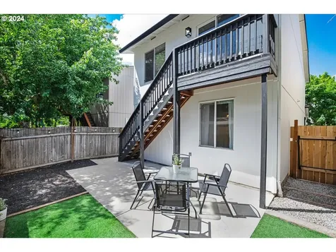 218 W Levi Way Newberg OR 97132