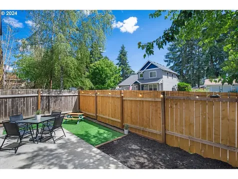218 W Levi Way Newberg OR 97132