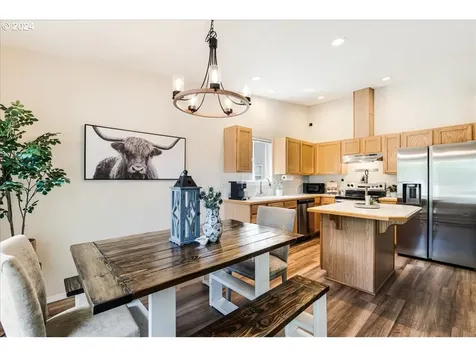 218 W Levi Way Newberg OR 97132