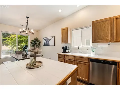218 W Levi Way Newberg OR 97132
