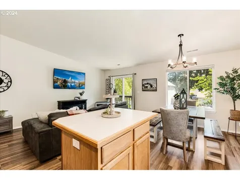 218 W Levi Way Newberg OR 97132