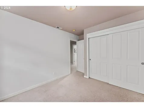 9136 N Haven Avenue Portland OR 97203