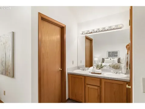 2492 Sw 214th Place Beaverton OR 97003