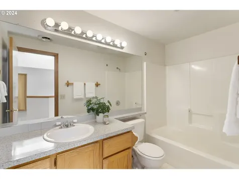 2492 Sw 214th Place Beaverton OR 97003