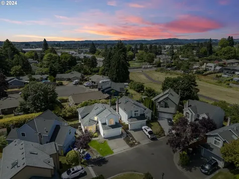 2492 Sw 214th Place Beaverton OR 97003