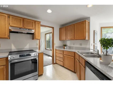 2492 Sw 214th Place Beaverton OR 97003