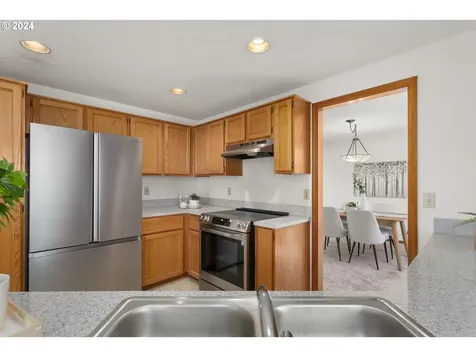 2492 Sw 214th Place Beaverton OR 97003