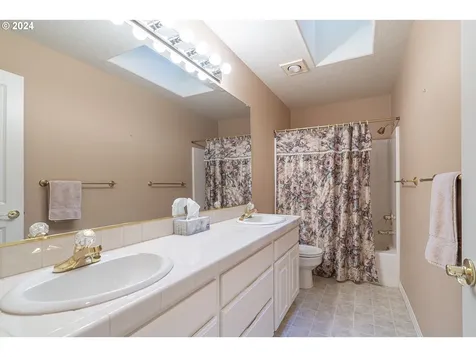 11084 Se Valley Way Happy Valley OR 97086
