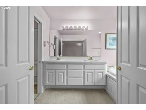 11084 Se Valley Way Happy Valley OR 97086