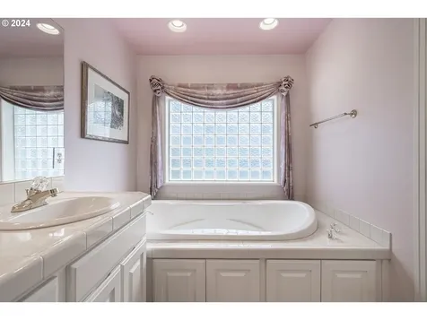 11084 Se Valley Way Happy Valley OR 97086