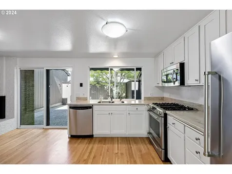 185 Westbrook Way Eugene OR 97405