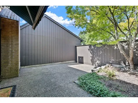 185 Westbrook Way Eugene OR 97405