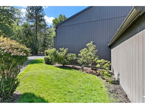 185 Westbrook Way Eugene OR 97405