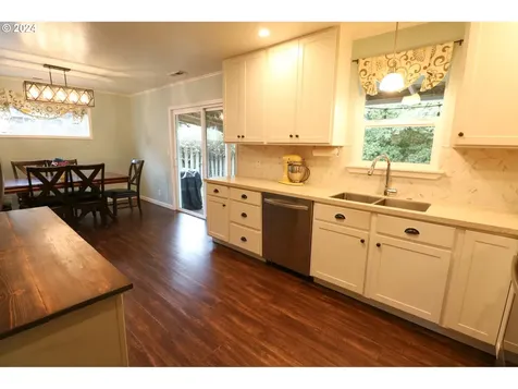 930 Oconnell Street North Bend OR 97459