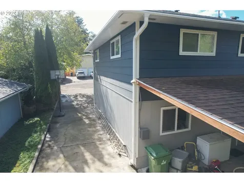 930 Oconnell Street North Bend OR 97459