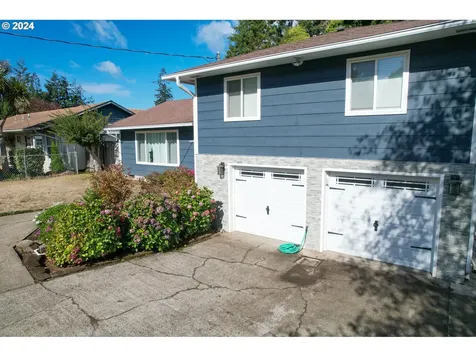 930 Oconnell Street North Bend OR 97459
