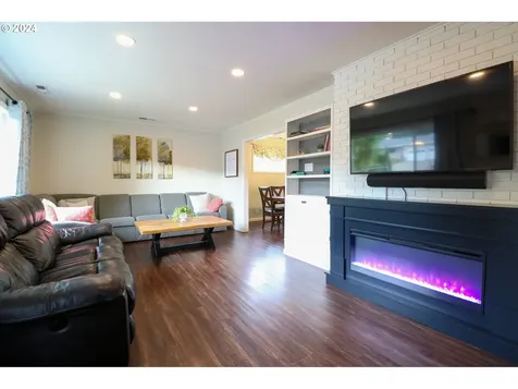930 Oconnell Street North Bend OR 97459