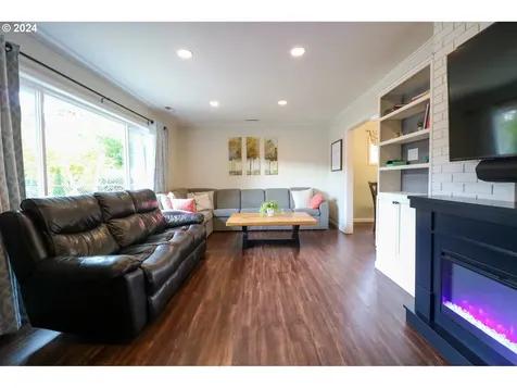 930 Oconnell Street North Bend OR 97459