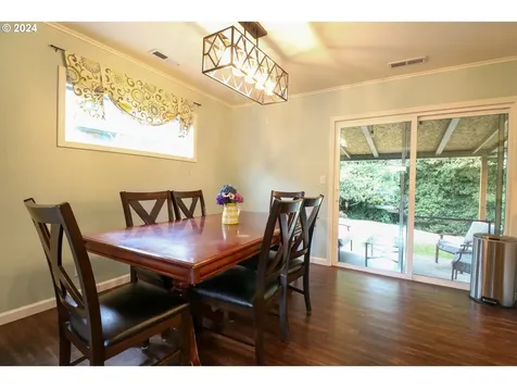 930 Oconnell Street North Bend OR 97459