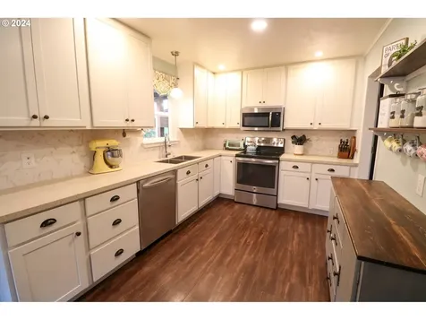 930 Oconnell Street North Bend OR 97459