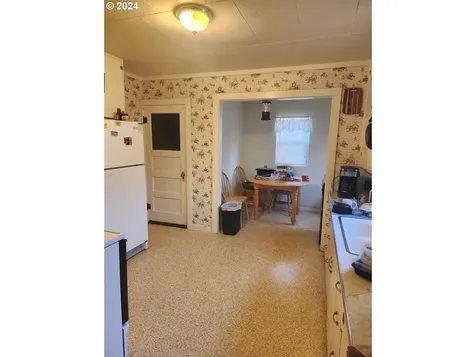 520 Sw Hill Drive Willamina OR 97396