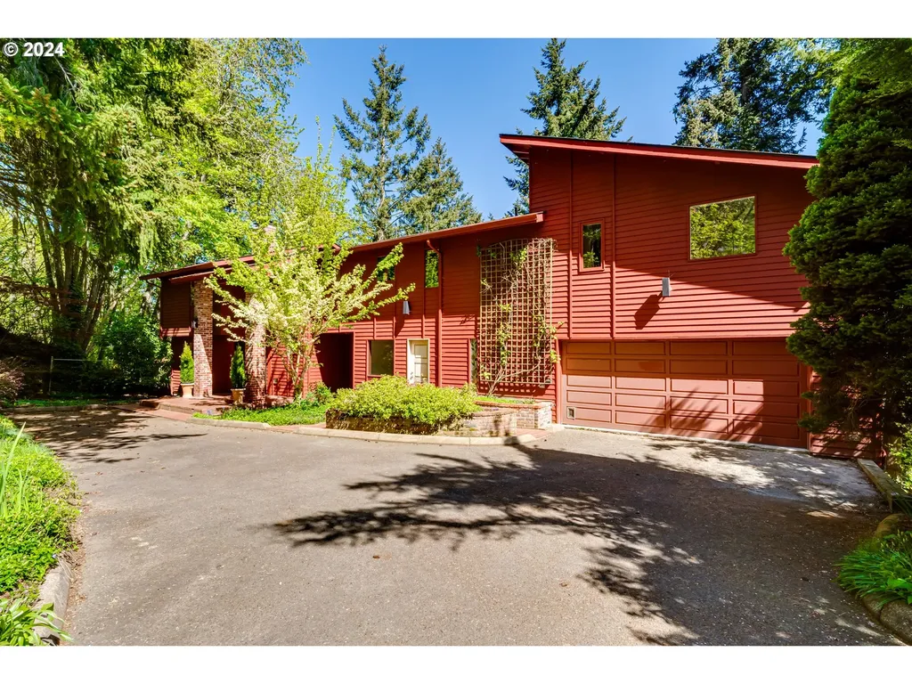 2808 Capital Drive Eugene OR 97403