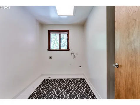 2808 Capital Drive Eugene OR 97403