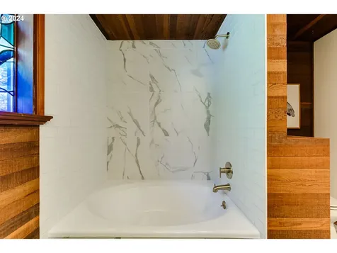 2808 Capital Drive Eugene OR 97403