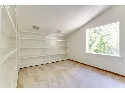 2808 Capital Drive Eugene OR 97403