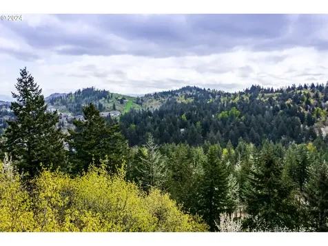 2808 Capital Drive Eugene OR 97403
