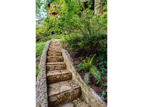 2808 Capital Drive Eugene OR 97403