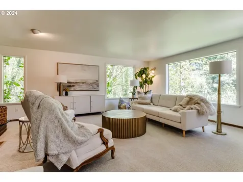 2808 Capital Drive Eugene OR 97403