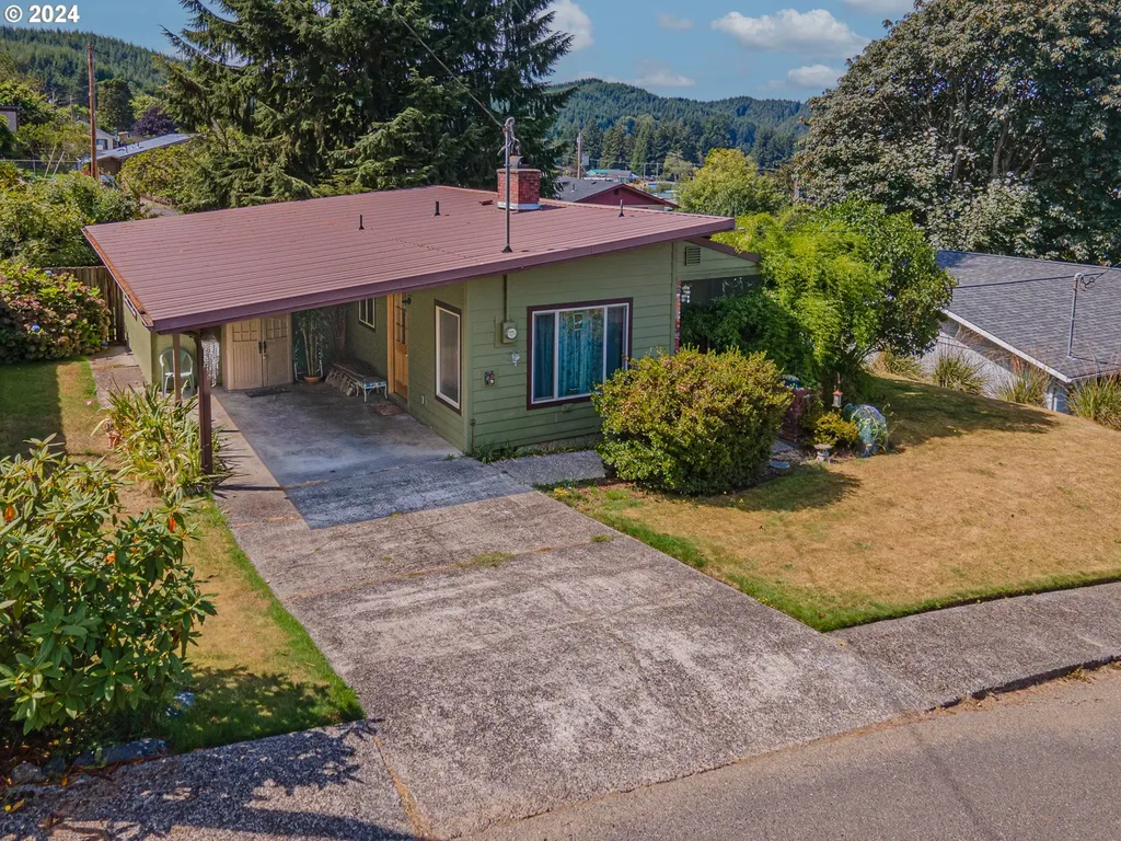 886 S Hill Drive Reedsport OR 97467